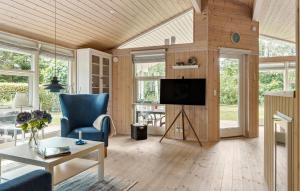 2 Bedroom Cozy Home In Højslev