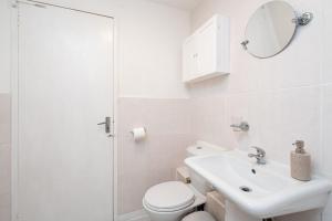 Canada Water 2-Beds Sleeps 6 WiFi Free Parking