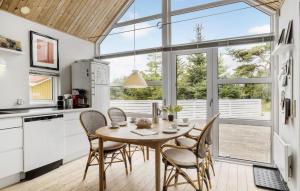 2 Bedroom Stunning Home In Hals