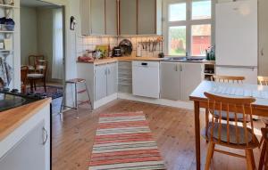 Awesome Home In Frändefors