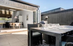 3 Bedroom Lovely Home In Gilleleje