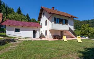 Lovely Home In Brod Na Kupi With Kitchen