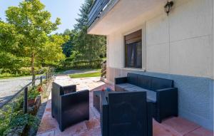 Lovely Home In Brod Na Kupi With Kitchen