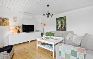 Lovely Home In Vejby With Kitchen