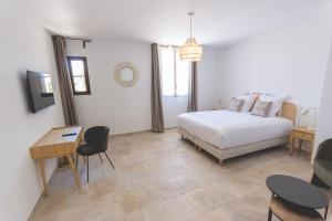 Hotels Le Baguier : photos des chambres