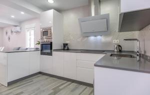 Two-Bedroom Stunning Home In El Gastor