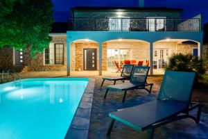 Villa Agape - heated pool