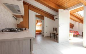 Cozy Apartment In Castellabate With Kitchen