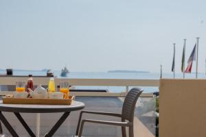 Hotels Riviera Beach Hotel : photos des chambres