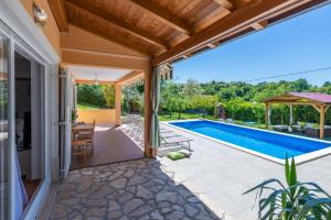 Villa Ida, a charming villa in a rustic setting
