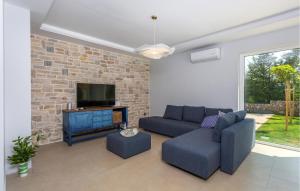 Lovely Home In Sveti Viddobrinjski With Wifi