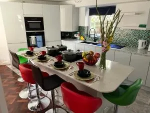 Detached Home, easy access for Milton Keynes - Sherington