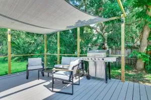 Centrally Located Merritt Island Cottage with Deck! - Merritt Island