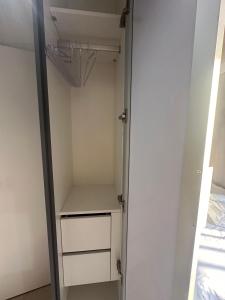 Studio no metrô Santa Cruz