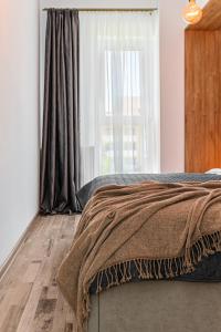 Larabelle Home Coresi