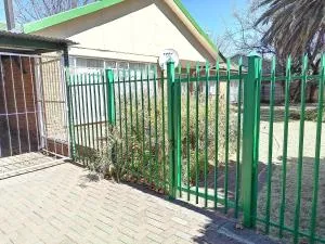 @16 van blommenstein st - Fichardtpark