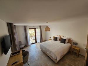 Hotels Le Baguier : photos des chambres