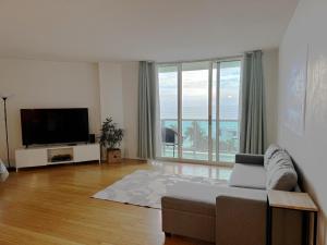 7th FL Ocean view spacious 1 bedroom
