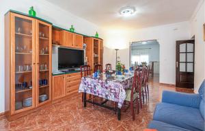 3 Bedroom Stunning Home In Peñaflor