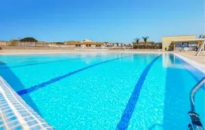 Beautiful Apartment In Le Barcarès - Cases-de-Pène