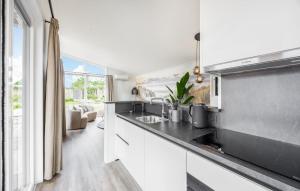 2 Bedroom Lovely Home In Voorthuizen