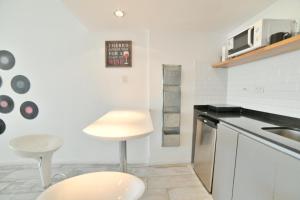 Maipu 812 X by depptö