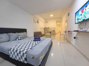 JUNE HOMESTAY API API APARTMENT BESIDE CENTRE POINT STUDIO 3Pax - 3hvězdičkové hotely ve městě Kota Kinabalu