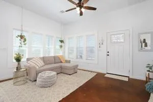 Charming Country Retreat Near Winery, and Brewery - Round Top