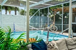 Beachside Escape Poolhouse w Game Room, Grill - Atlantis
