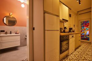 Stunning 3BR 2Bath AC in Center - SanturD4