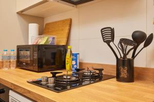 Stunning 3BR 2Bath AC in Center - SanturD4