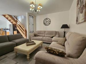 Maison charmante près des jardins de Monet avec jardin clôturé.