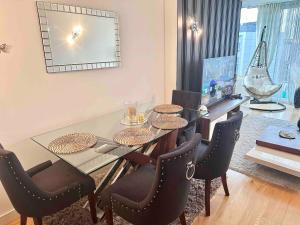 Modern apartment next to Hayes and Harlington station