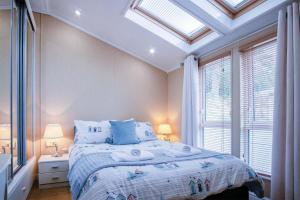 3 Manor Lodge - 2 Bedroom Lodge - Pendine