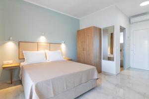 EluDes Seaside Suites