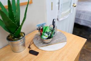 #StayInMyDistrict Hyde Park Studio Up