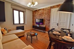 Cozy Renovated 3BR near Taksim- Santur D10