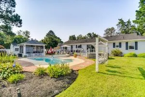 Luxe Lakefront Portsmouth Home Fish, Swim and Play! - تشيسابيك
