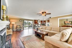 Luxe Lakefront Portsmouth Home Fish, Swim and Play!