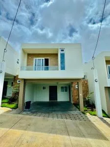 Casa condominio bosques de Santa Elena - Fraijanes