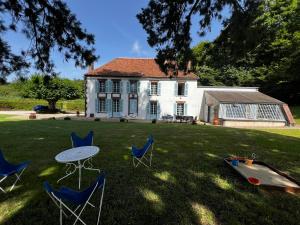 Villas Le Chesnoy 17 pers piscine tennis : photos des chambres