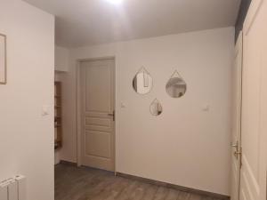 Maisons de vacances Maison de bourg vigneronne avec 3 chambres et tout confort, ideale pour la campagne ! - FR-1-586-44 : photos des chambres