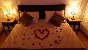 B&B / Chambres d'hotes Love room jaccuzi : photos des chambres