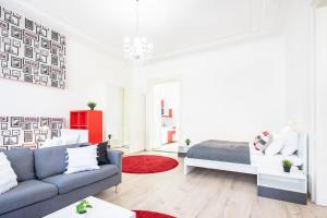 Bright & Large apartment at TOP Location