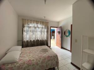 Sobrado com 5 suítes e piscina no centro Camboriú