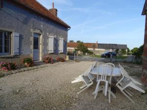 Maisons de vacances Gite familial renove avec jardin, proche foret d-Orleans et activites, a 1h d-Orleans et 2h de Paris - FR-1-590-439 : photos des chambres