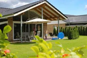 Wellnesshaus Abendsonne an der Ostsee mit Sauna-Whirlwanne - Schwienkuhl