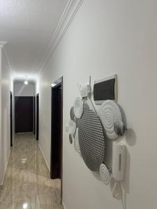 Airport Road شارع المطار