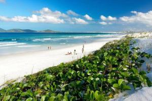 Ap Alecrim Praia do Forte Cabo Frio Pé na Areia3qt