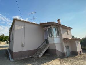 Agioi Theodoroi Villa